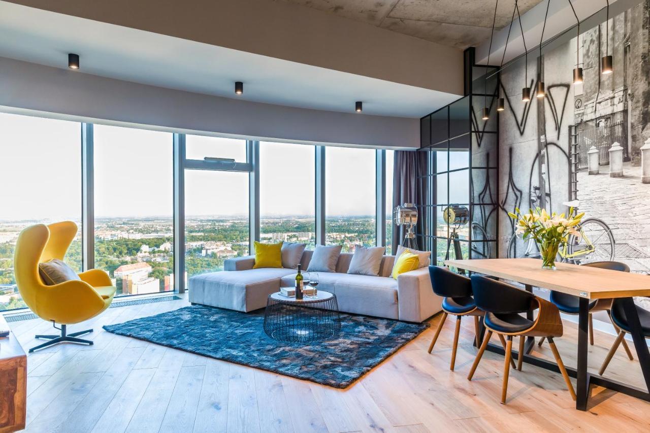 Apartamenty Sky Tower Wroclaw Ngoại thất bức ảnh