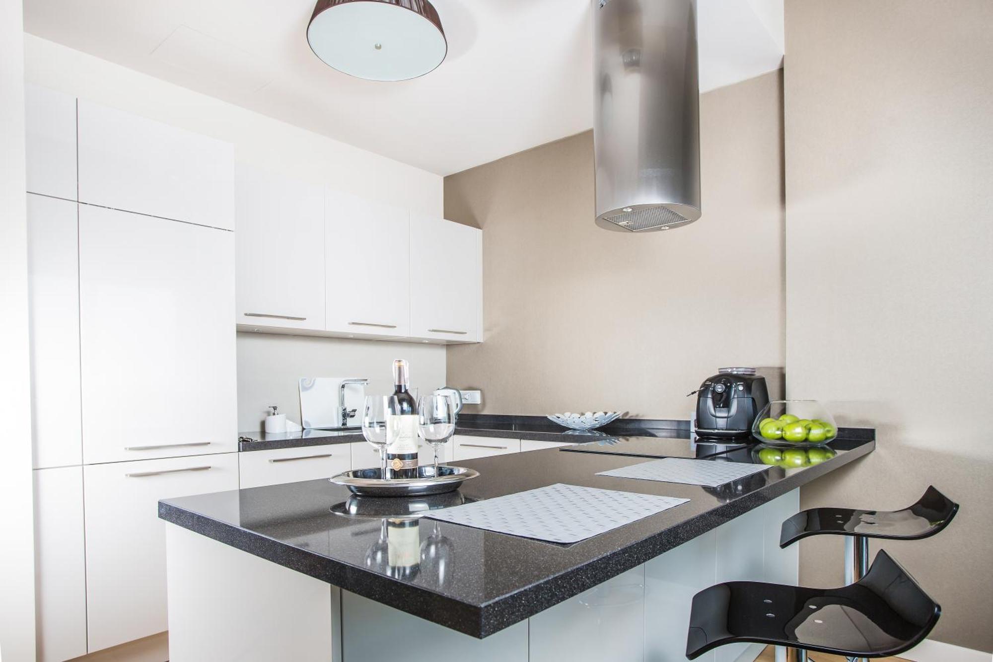 Apartamenty Sky Tower Wroclaw Ngoại thất bức ảnh